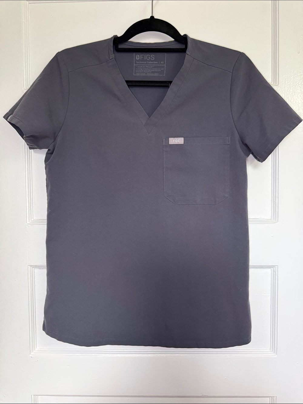 Figs Caterina V-Neck Scrub Top in Charcoal Gray Sz XS